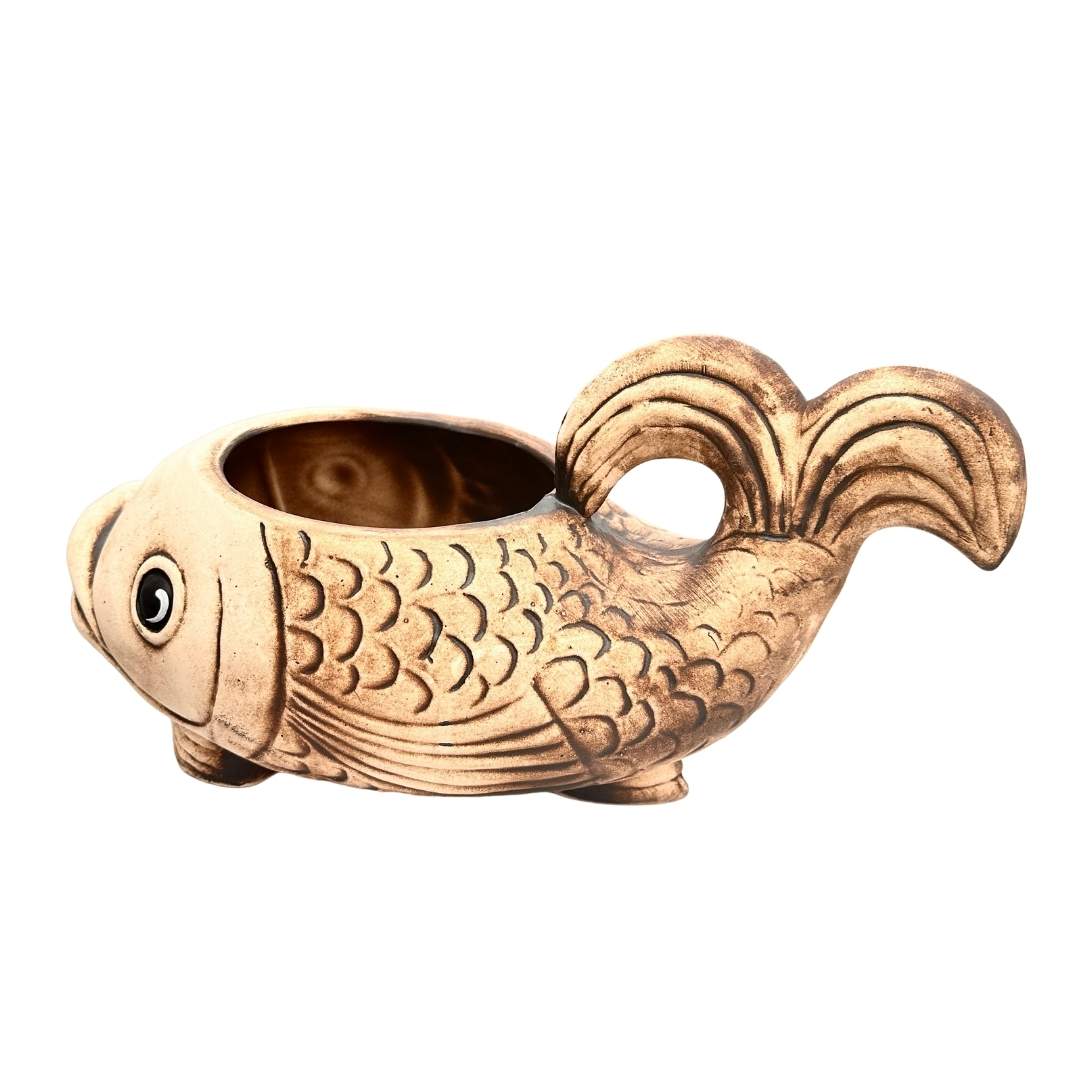 Detail šupin keramického kapra